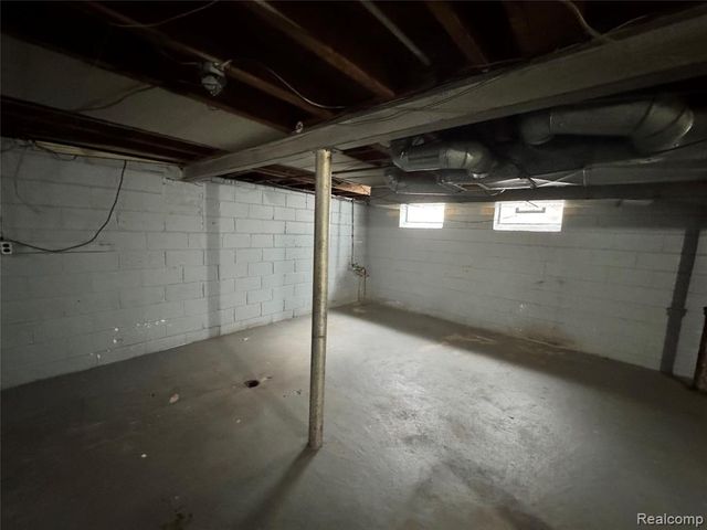 19455 Avon Avenue, Detroit, MI 48219