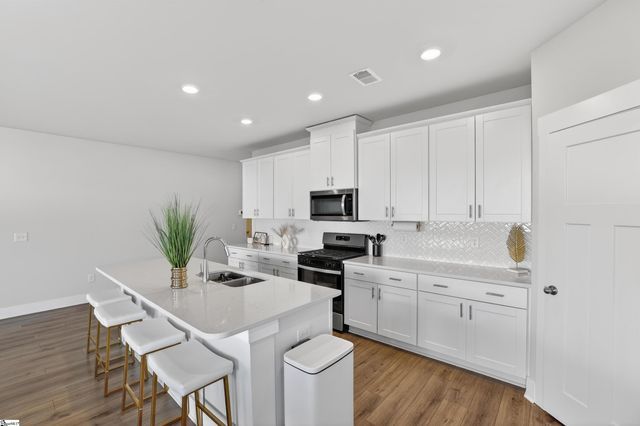 967 Burghley Circle, Greer, SC 29651