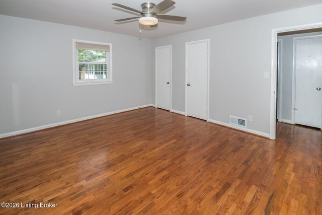 2727 Riedling Dr 8, Louisville, KY 40206