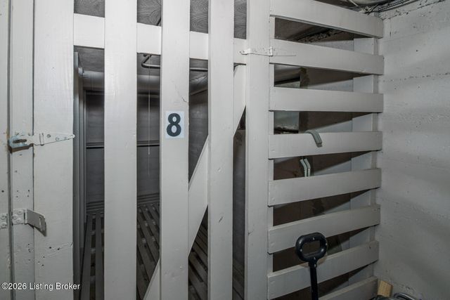 2727 Riedling Dr 8, Louisville, KY 40206