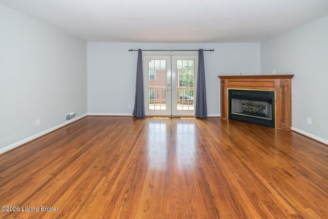 2727 Riedling Dr 8, Louisville, KY 40206