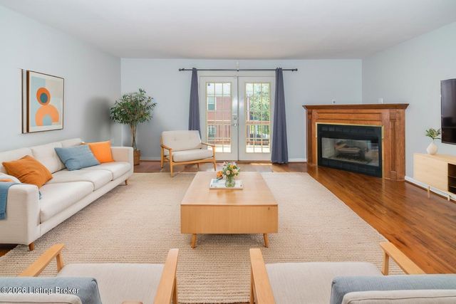 2727 Riedling Dr 8, Louisville, KY 40206