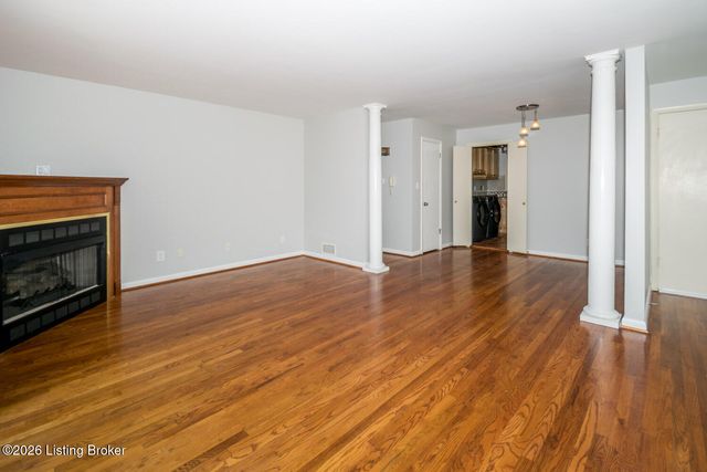 2727 Riedling Dr 8, Louisville, KY 40206