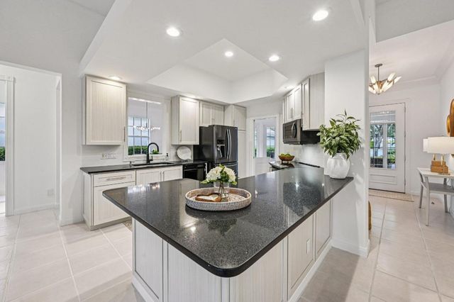 8811 Oldham Way, West Palm Beach, FL 33412