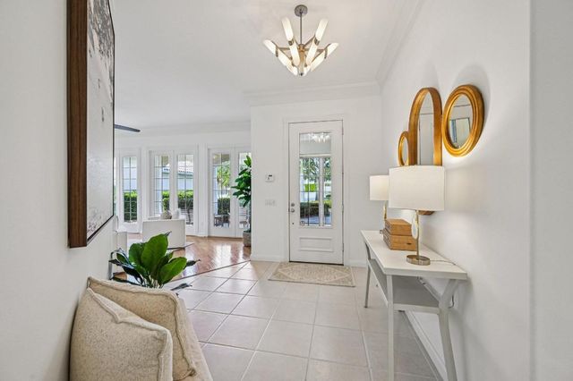 8811 Oldham Way, West Palm Beach, FL 33412