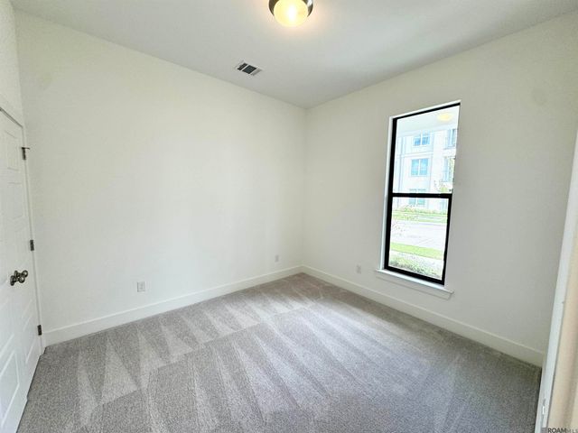 9986 Couret Dr, Baton Rouge, LA 70818