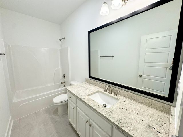 9986 Couret Dr, Baton Rouge, LA 70818