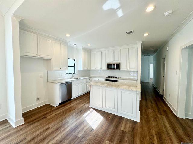 9986 Couret Dr, Baton Rouge, LA 70818