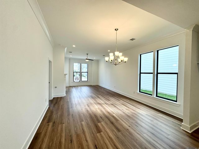 9986 Couret Dr, Baton Rouge, LA 70818