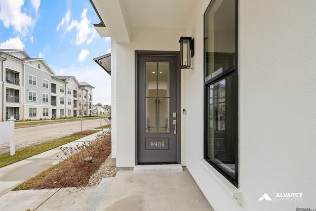 9986 Couret Dr, Baton Rouge, LA 70818