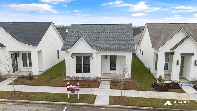 9986 Couret Dr, Baton Rouge, LA 70818