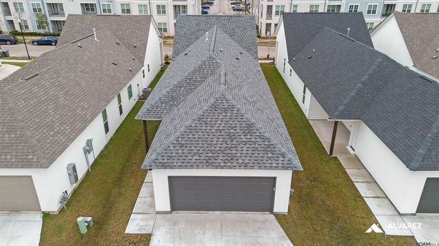 9986 Couret Dr, Baton Rouge, LA 70818