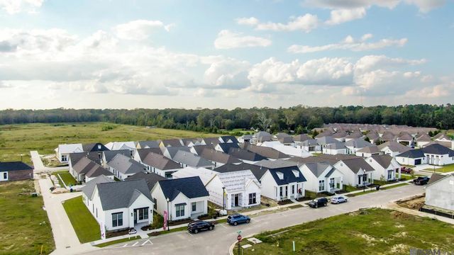 9986 Couret Dr, Baton Rouge, LA 70818