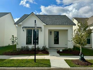 9986 Couret Dr, Baton Rouge, LA 70818