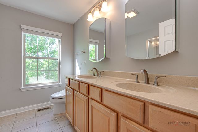 2460 VIOLET Street 2460, Glenview, IL 60026