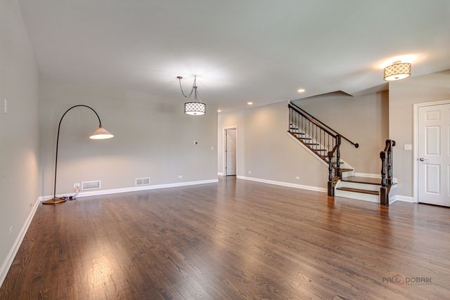 2460 VIOLET Street 2460, Glenview, IL 60026
