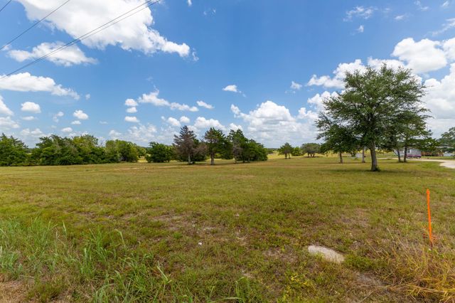 1021 E Old Hallettsville RD, Flatonia, TX 78941
