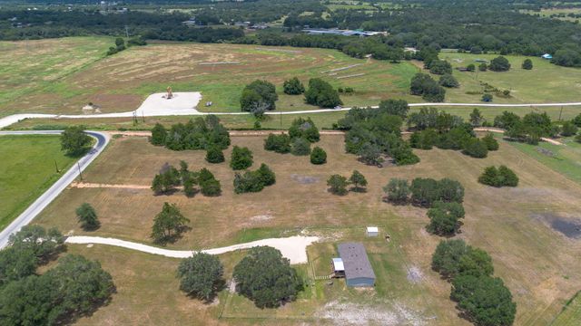 1021 E Old Hallettsville RD, Flatonia, TX 78941