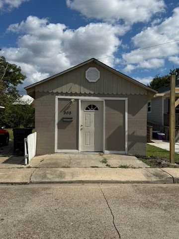 227 Hobson St, Houma, LA 70360