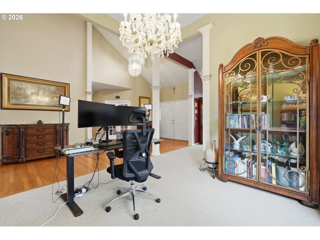 14234 Nw LAKESHORE Ct, Portland, OR 97229