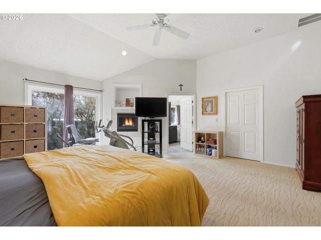 14234 Nw LAKESHORE Ct, Portland, OR 97229