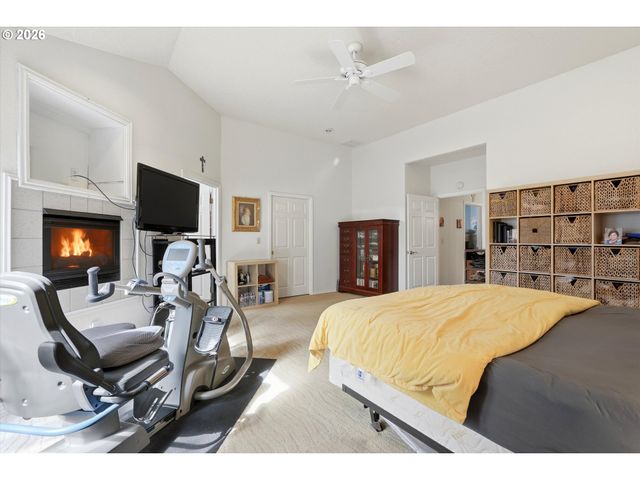 14234 Nw LAKESHORE Ct, Portland, OR 97229