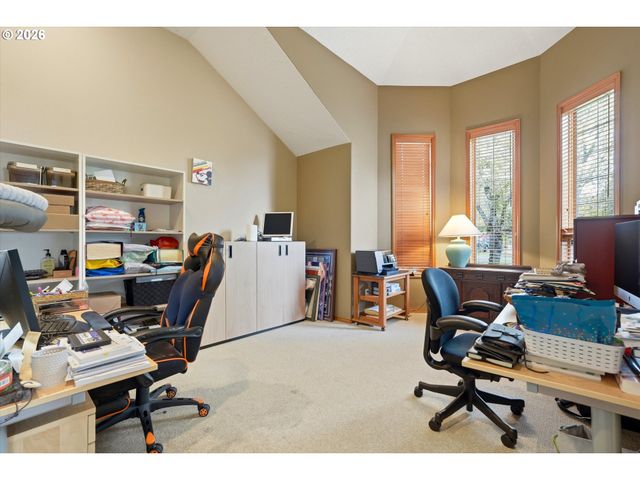 14234 Nw LAKESHORE Ct, Portland, OR 97229