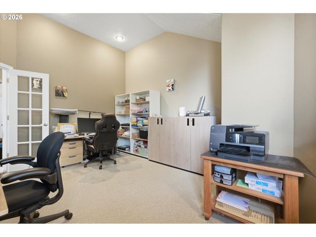 14234 Nw LAKESHORE Ct, Portland, OR 97229