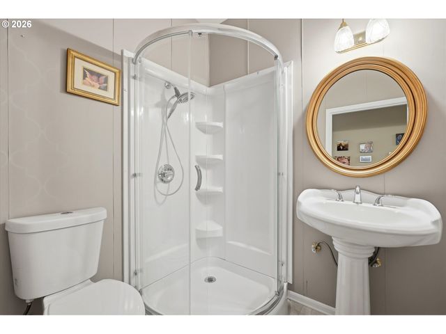 14234 Nw LAKESHORE Ct, Portland, OR 97229