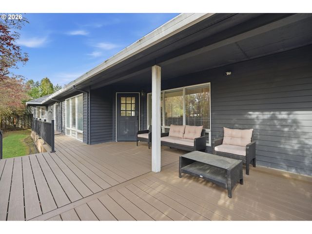 14234 Nw LAKESHORE Ct, Portland, OR 97229