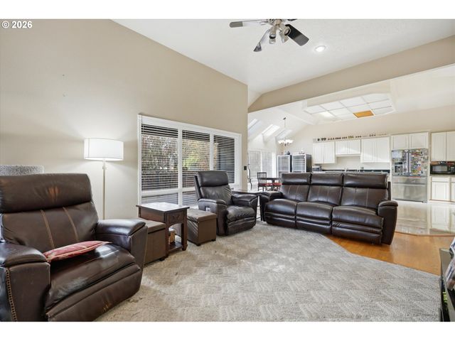 14234 Nw LAKESHORE Ct, Portland, OR 97229