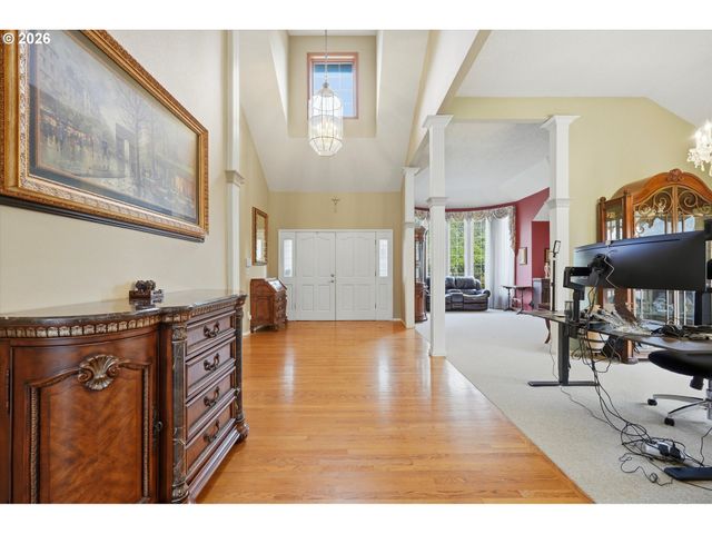 14234 Nw LAKESHORE Ct, Portland, OR 97229