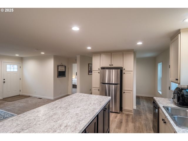 408 WHIPPLE Ave, Drain, OR 97435