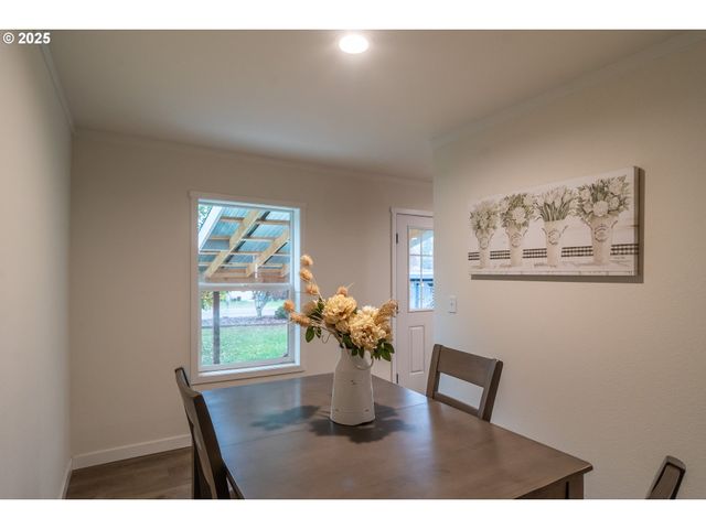 408 WHIPPLE Ave, Drain, OR 97435