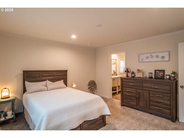 408 WHIPPLE Ave, Drain, OR 97435