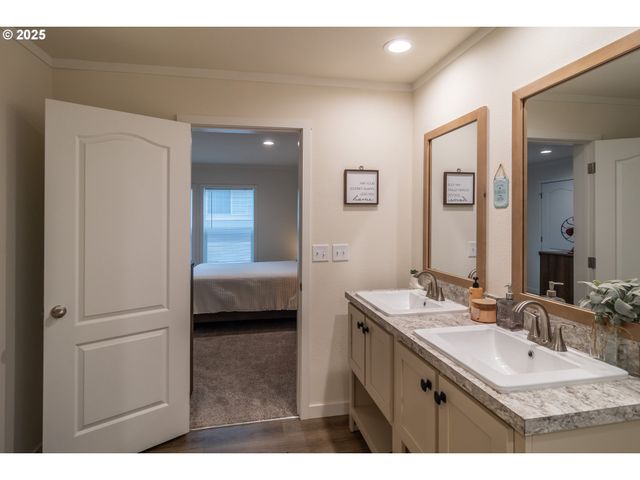 408 WHIPPLE Ave, Drain, OR 97435