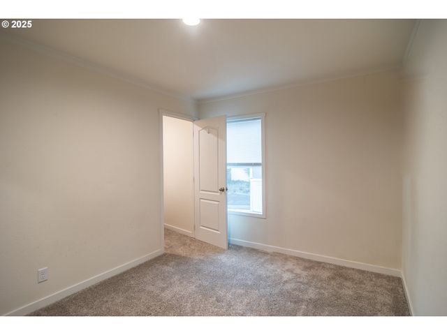 408 WHIPPLE Ave, Drain, OR 97435