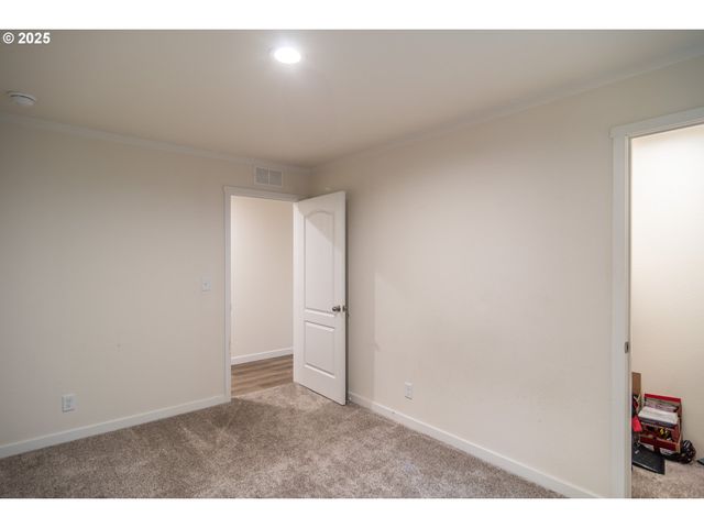 408 WHIPPLE Ave, Drain, OR 97435