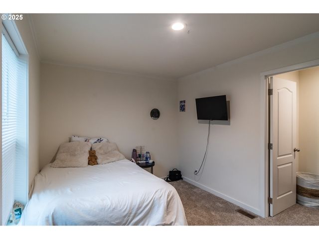 408 WHIPPLE Ave, Drain, OR 97435