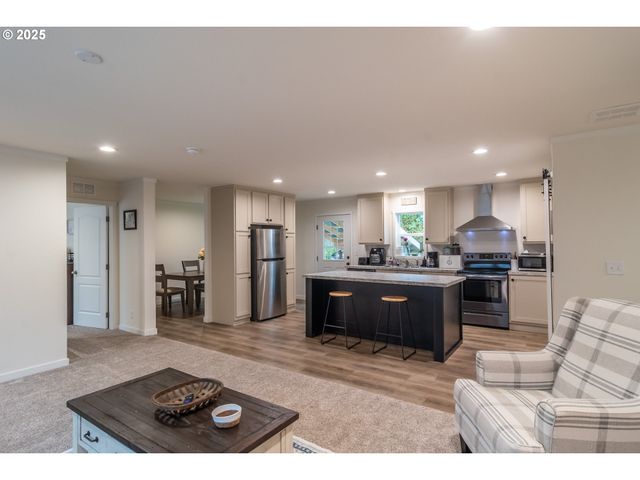 408 WHIPPLE Ave, Drain, OR 97435