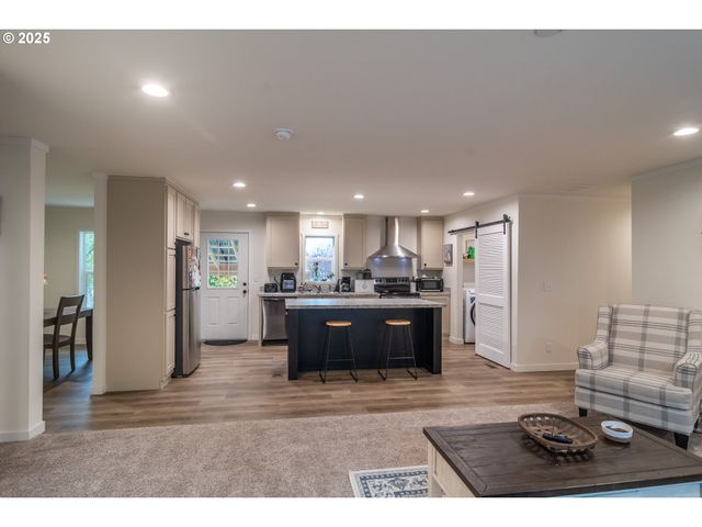 408 WHIPPLE Ave, Drain, OR 97435