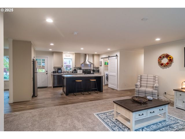 408 WHIPPLE Ave, Drain, OR 97435