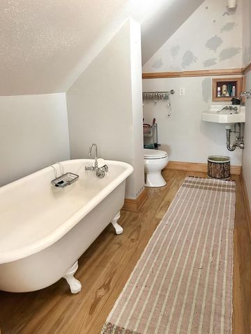 2730 N Weil STREET, Milwaukee, WI 53212