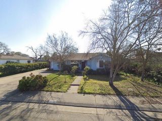 2416 E Poplar St, Stockton, CA 95205