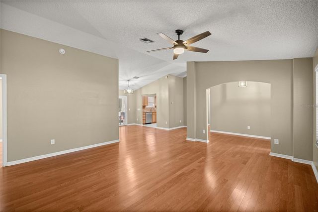 108 CHERRY BLOSSOM LANE, Lady Lake, FL 32159