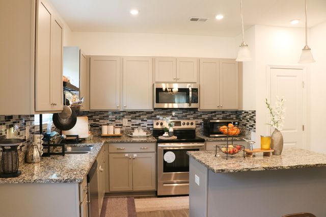 178 Lightwood Dr, Antioch, TN 37013