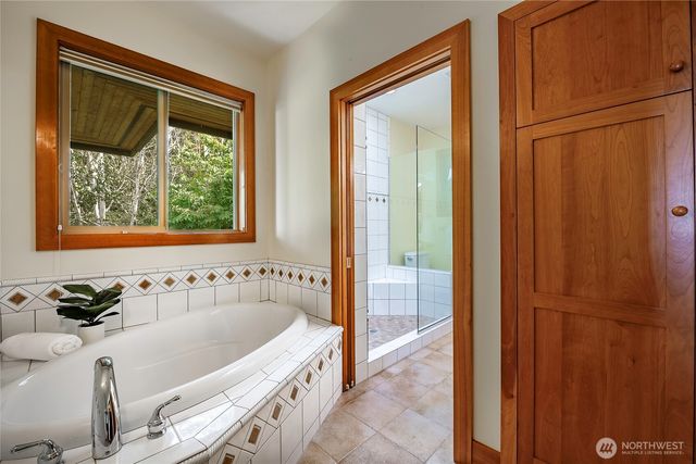 5454 Puffin Place, Blaine, WA 98230