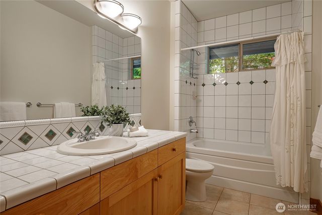 5454 Puffin Place, Blaine, WA 98230