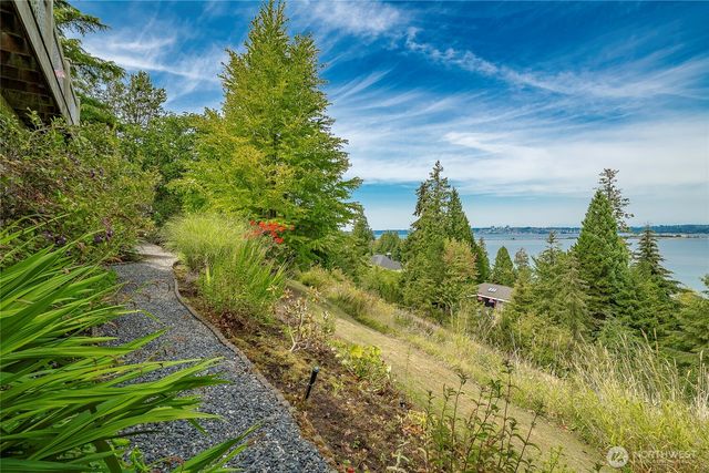 5454 Puffin Place, Blaine, WA 98230