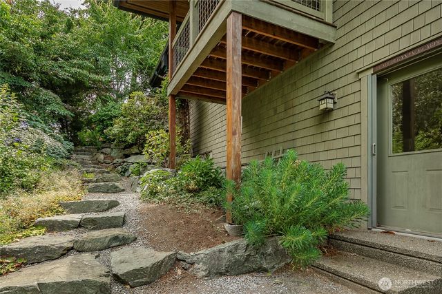 5454 Puffin Place, Blaine, WA 98230